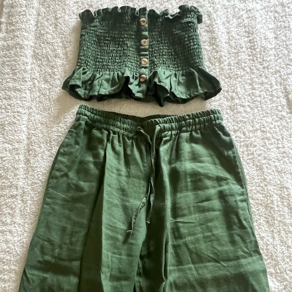 Two piece green linen set from Free People. Only worn a few times!